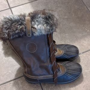 London Fog Brown and Black Women's Boots